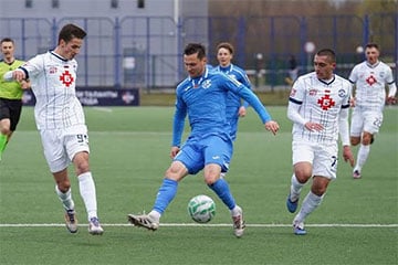 Брестское «Динамо» баллончиком с краской рисовало номера на майках