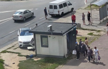 В Могилеве «Мерседес» протаранил «Табакерку»