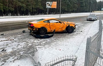 В Минске разбили каршеринговый Ford Mustang
