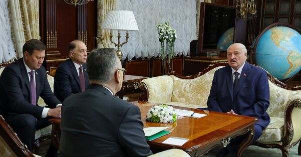 Лукашенко рассказал, почему называет Беларусь «локомотивом»