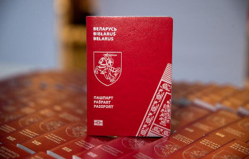 В Польше беларуса могут лишить международной защиты за использование «паспорта Новой Беларуси»