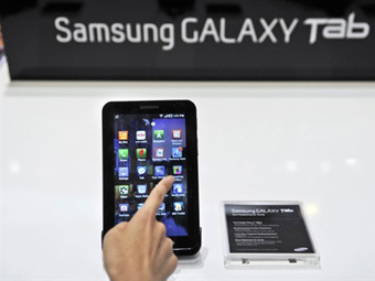 Планшет Samsung уступил iPad по продажам за первый месяц