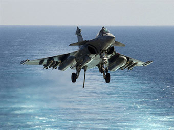 Авиация НАТО разбомбила военные склады сил Каддафи