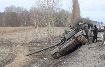 Бойцы теробороны сожгли в Черниговской области колонну российских войск