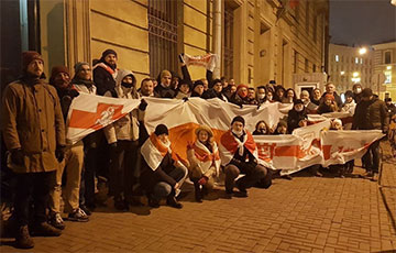 Белорусы Санкт-Петербурга и Москвы вышли на акции протеста