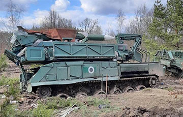 «Бук-M3» разлетелся на сотни метров: эпичный момент уничтожения московитского ЗРК