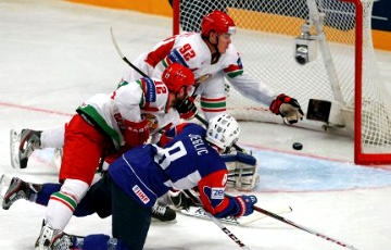 Юношеская сборная Беларуси по хоккею с победы стартовала на ЧМ в Минске