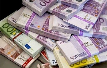 Беларус на границе спрятал крупную сумму денег