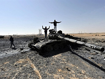 Ливийские повстанцы отбили Адждабию у сил Каддафи