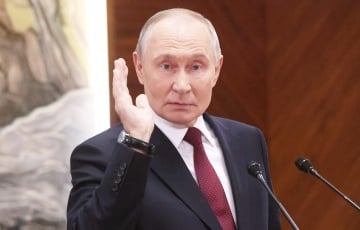 «Путин, заходя в Кремль, спотыкается»