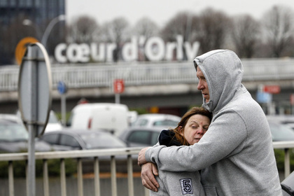 Нападение на парижский аэропорт связали со стрельбой на севере города