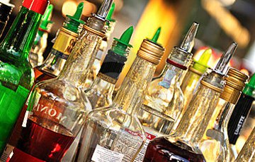 В баре на Зыбицкой изъяли 56 литров нелегального алкоголя