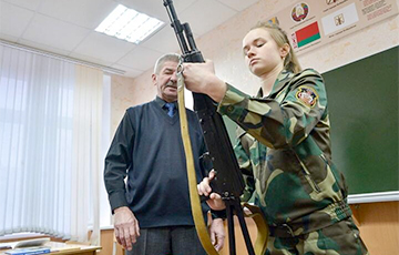 В каждой школе Беларуси создадут военно-патриотический класс или клуб