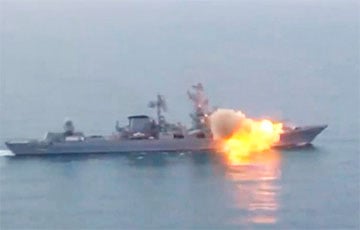 Глава Одесской ОВА: Подбитый крейсер «Москва» догорает в Черном море