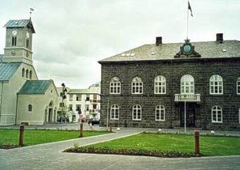 Исландцы выбрали 25 авторов конституции из числа обычных жителей
