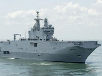 Франция отправила на ливийскую войну корабль класса "Мистраль"