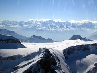 В швейцарских Альпах разбился вертолет