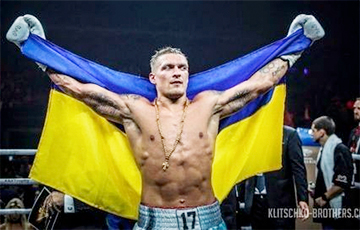 Усик прибыл в Египет на чемпионский поединок с Верховеном