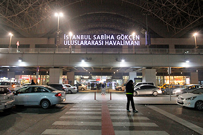При взрыве в аэропорту Стамбула погибла женщина