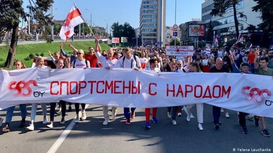 Лукашенко обвинил в предательстве спортсменов, выразивших солидарность с протестным движением