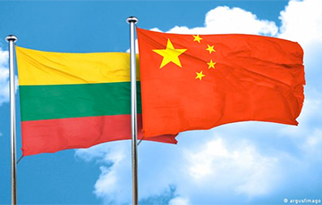 Китай отзывает посла из Литвы