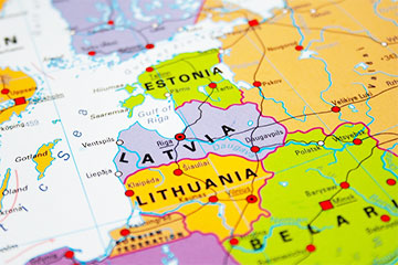 Politico: Страны восточного фланга НАТО укрепляют оборону под новый сценарий
