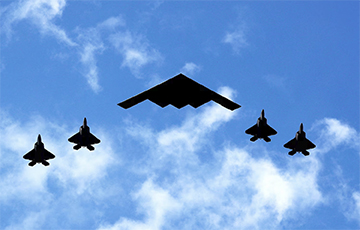 Невидимая кара со сверхбомбами: что известно о бомбардировщике B-2 Spirit, который ударил по Ирану