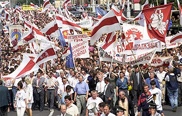 Евгений Афнагель: Уличные акции – гарантия сохранения независимости Беларуси