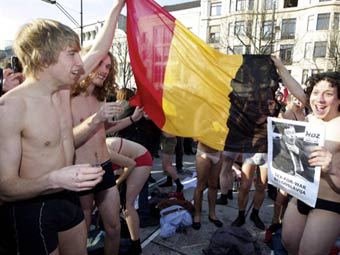 Бельгийцы разделись в знак протеста против безвластия