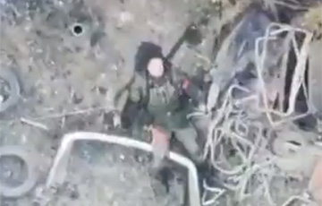 Украинские воины ликвидировали оккупанта с помощью дрона