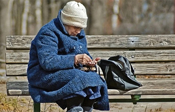 Стало известно, сколько беларусских пенсионеров вынуждены работать