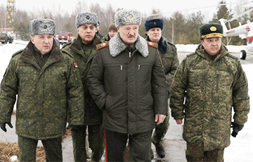 Лукашенко собирает очередное совещание с военными и силовиками