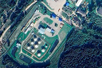 На пораженной нефтебазе в Калужской области РФ продолжается масштабный пожар