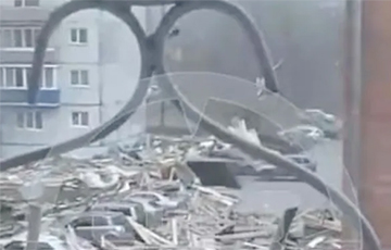 По Московии прокатился мощный ураган: переворачивал авто и сносил крыши