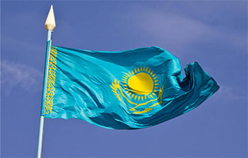 Президент Казахстана предложил изменить герб страны