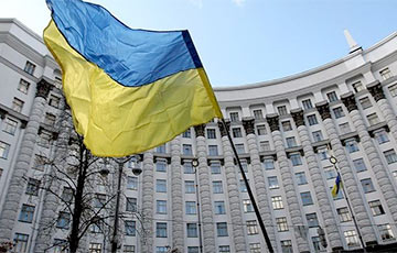 Фоторепортаж: На президентских выборах в Украине проголосовали лидеры рейтингов
