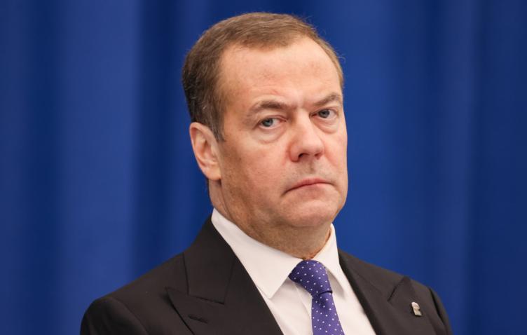 Медведев озвучил последствия для Украины при атаке Москвы в День Победы