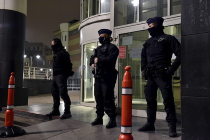 Предполагаемого организатора терактов в Париже выписали из больницы