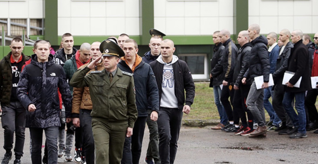 В Беларуси начинается отправка срочников на военную службу
