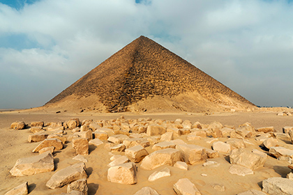 Под Каиром найдена новая древнеегипетская пирамида