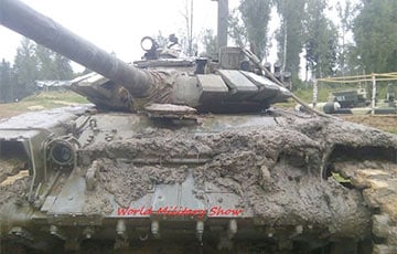 Под Киевом московитский солдат переехал на танке своего командира, полковника Медведева