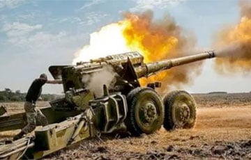 Видеофакт: Украинские артиллеристы уничтожают московитских оккупантов вблизи Бахмута