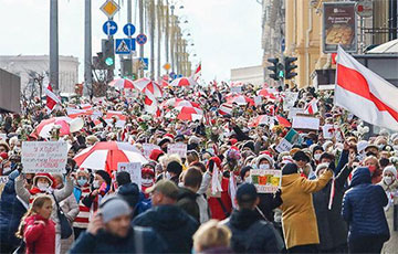 В Минске проходит Марш Мудрости (Онлайн)