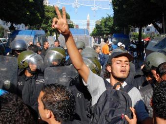 В Тунисе разогнали антиправительственную демонстрацию