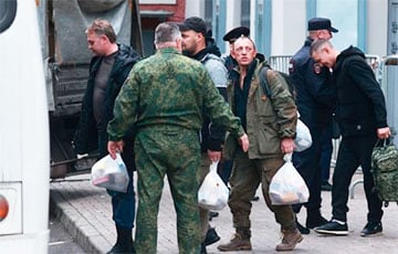 В Московии мобилизованным перед отправкой на фронт выдали пластмассовые каски
