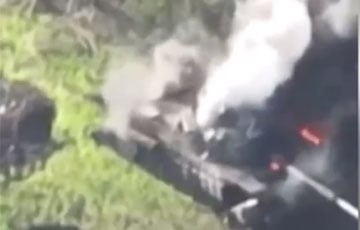 Z-танк оккупантов пылает и дымит после встречи с украинскими десантниками