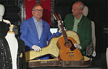 Потерянную акустическую гитару Джона Леннона 1960-х годов продадут на аукционе