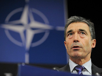 Генсек НАТО исключил возможность вооружения повстанцев в Ливии