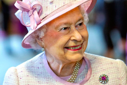 Британскую королеву уличили в чрезмерных расходах