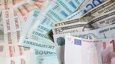 Рубль укрепился к доллару, евро и российскому рублю